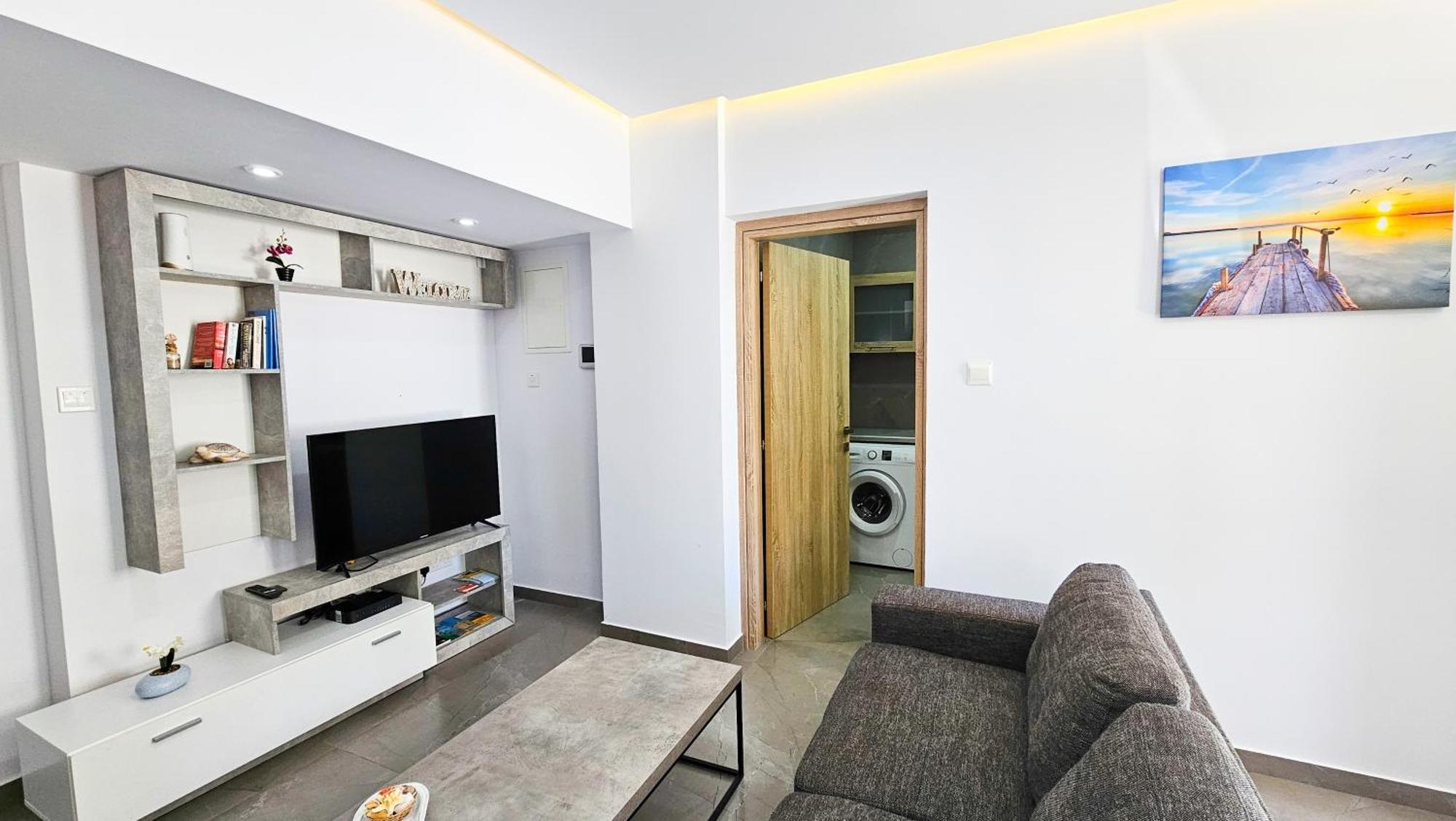 Eviathe Apartments 라르나카 외부 사진